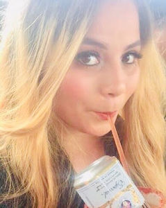 Meet your Posher, Adela